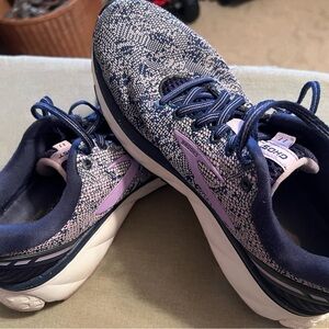 Brooks Women's Ghost 11 Running Shoes - Navy and Pink